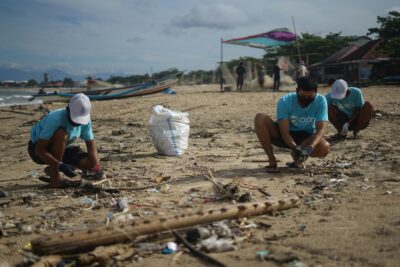 BEACH CLEAN-UP